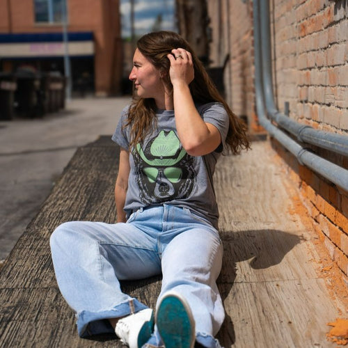 Hey Bear Ladies Relaxed Tee - Aluminum Grey - The Montana Scene