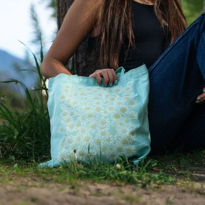 Daisy Days Tote - Mint - The Montana Scene