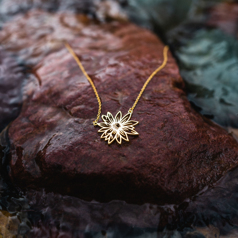 Flower Necklace - Gold - The Montana Scene