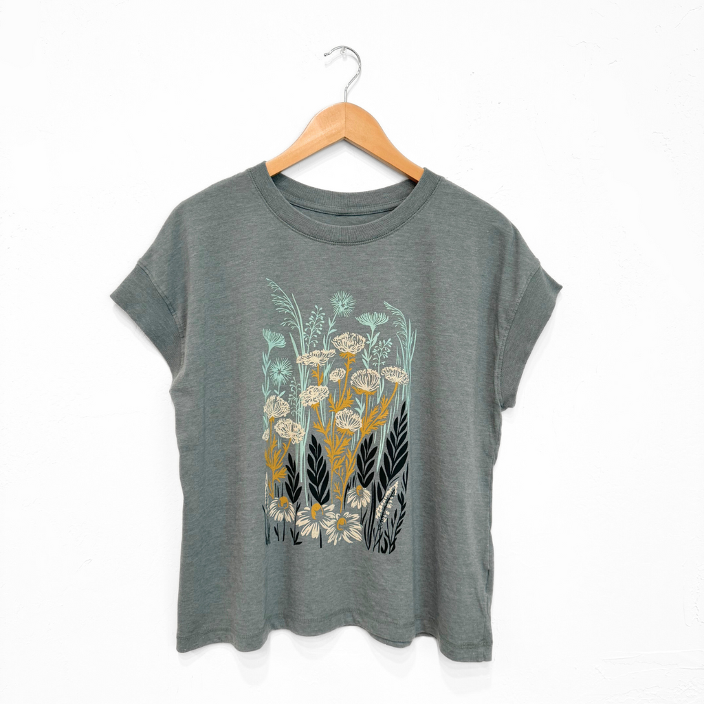 Wild Field Ladies Tee - Washed Basil - The Montana Scene